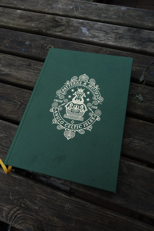 Patterns & Motifs From The Anglo Celtic Isles (Hardback)