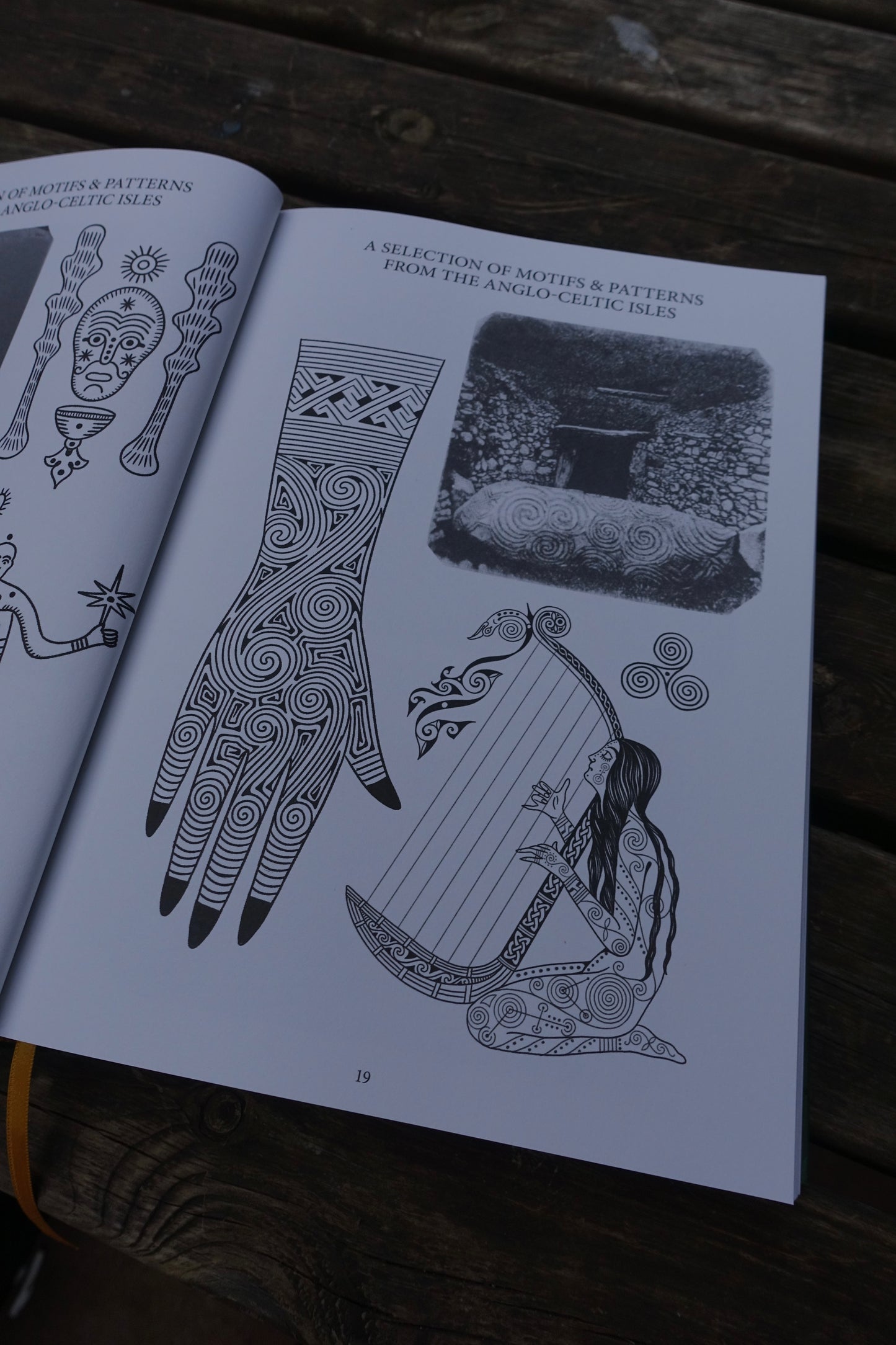 Patterns & Motifs From The Anglo Celtic Isles (Hardback)